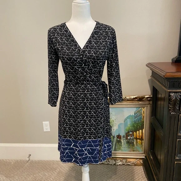 Max Studio wrap dress. Size M - Picture 1 of 6